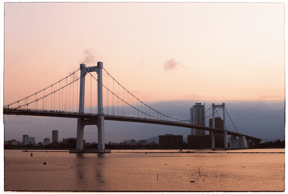 The awe-inspiring beauty of Thuan Phuoc Bridge (Source: Pexels)